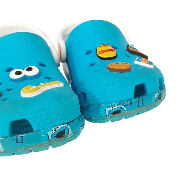 Crocs Sesame Street Cookie Monster Slip On Clogs Boys 7 Water Shoes Comfort - Picture 5 of 9